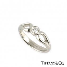 Tiffany & Co. Round Brilliant Cut Diamond Ring in Platinum 0.15 G/VS